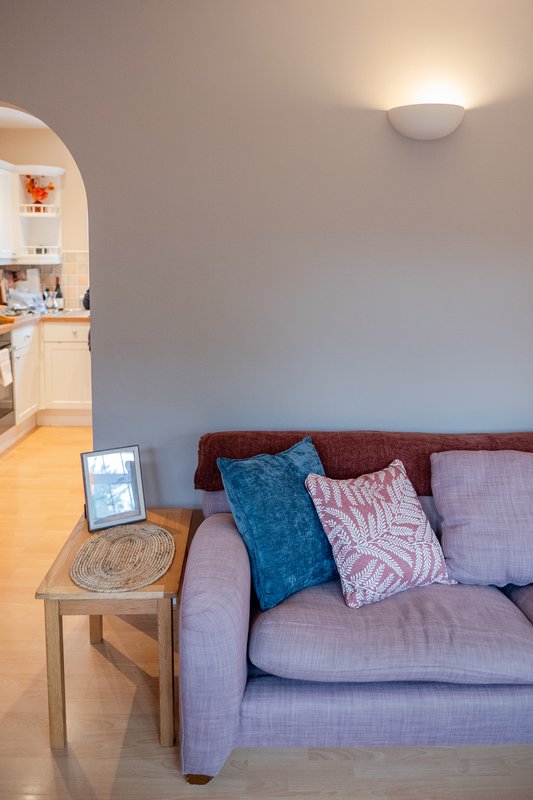 Cosy 2 bedroom house with parking near to Oxford