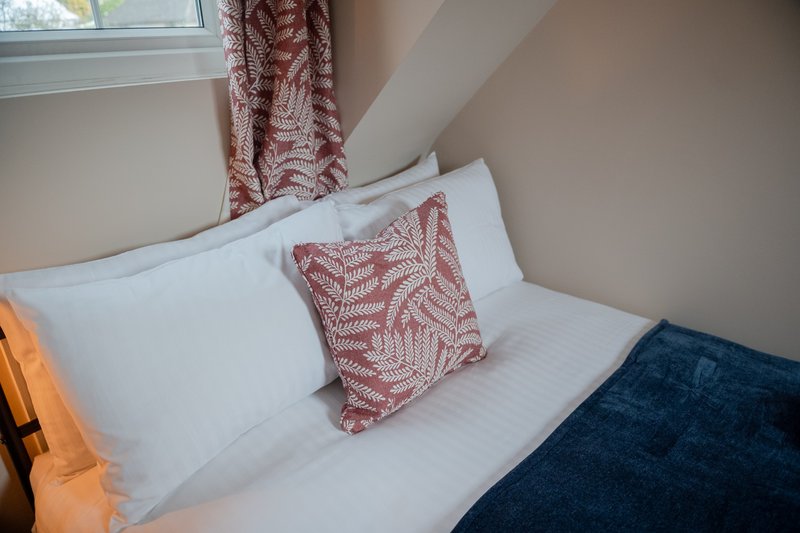 Cosy 2 bedroom house with parking near to Oxford