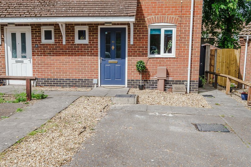 Near UEA & Hospital | Free Parking + Home Gym