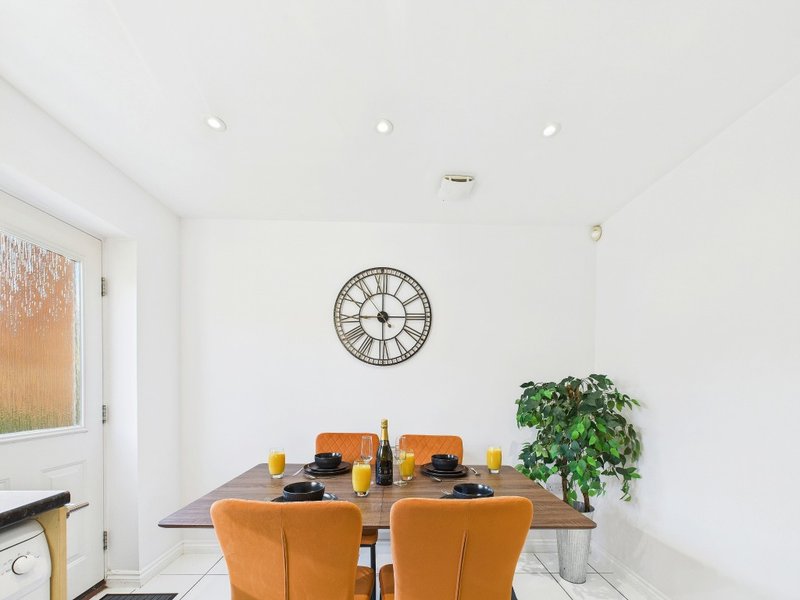 Prestbury Place | Racecourse | Parking | 5-Bed