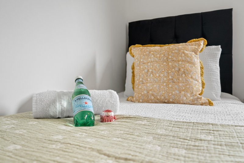 Luxury 3BR Apartment | Parking | Near Edinburgh