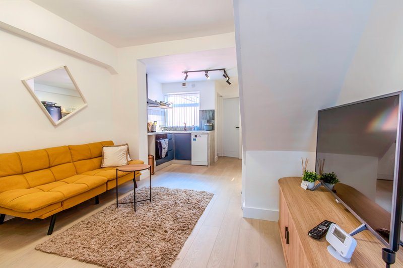 Modern 3-Bed House Close to Anfield Stadium
