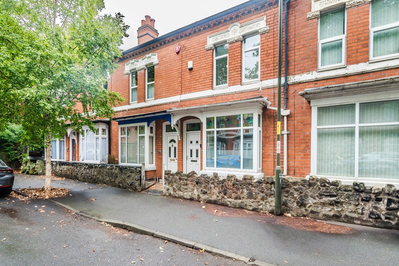 4 bed house in Birmingham for trade stays