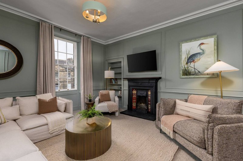 The Allan Maisonette | Charming Georgian Retreat