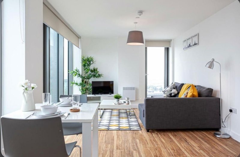 Stylish 2-Bed Apartment in MediaCity – Minutes from Old Trafford