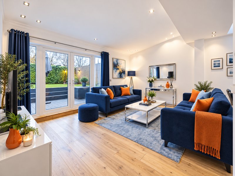Modern 4 Bed HOUSE, 2 bath, Garden, free parking