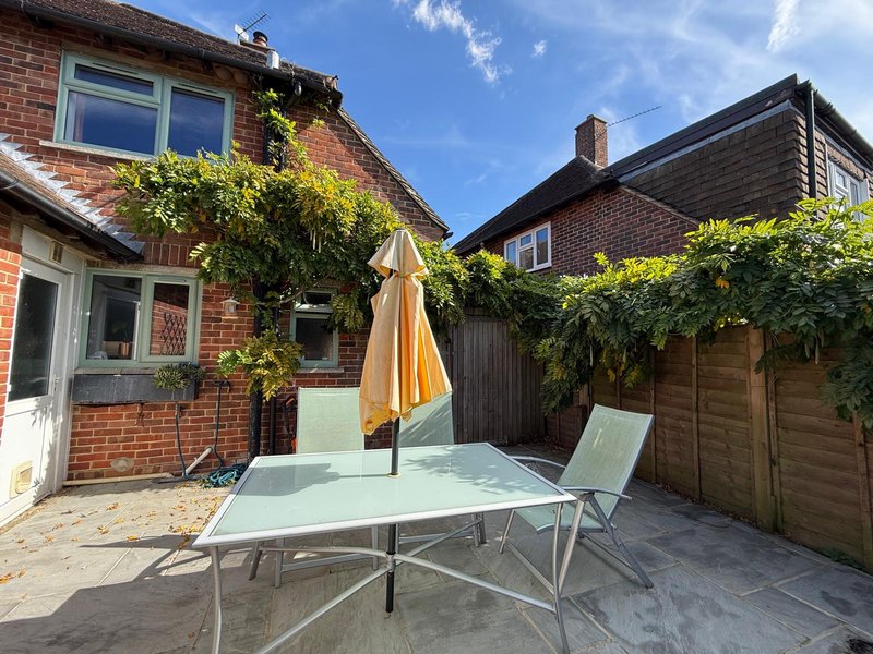 Village Cottage near Chichester - Sleeps 3/4