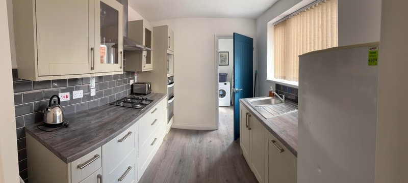 East Hull 2 x bed house with WiFi and free on street parking