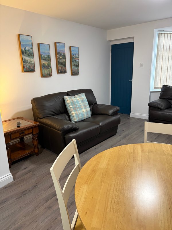 East Hull 2 x bed house with WiFi and free on street parking