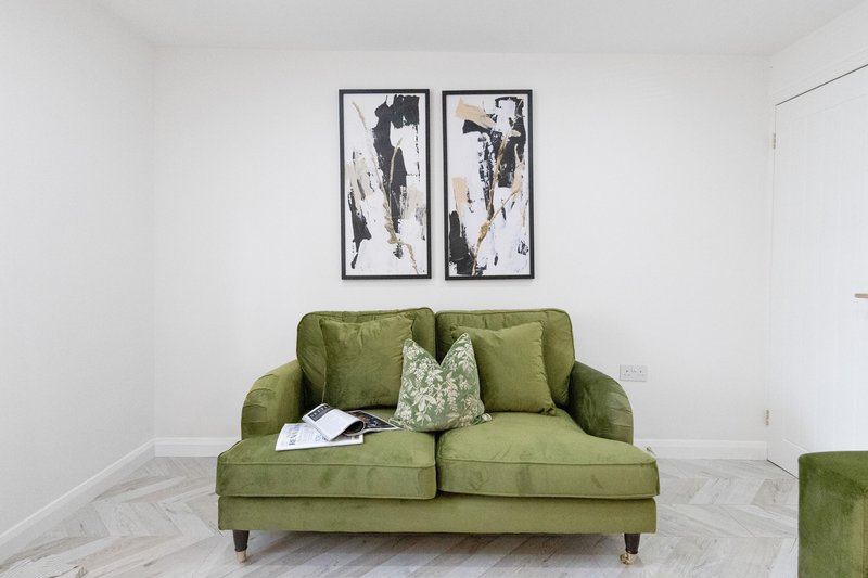 Stylish Home Near Chelsfield Station, Free WiFi