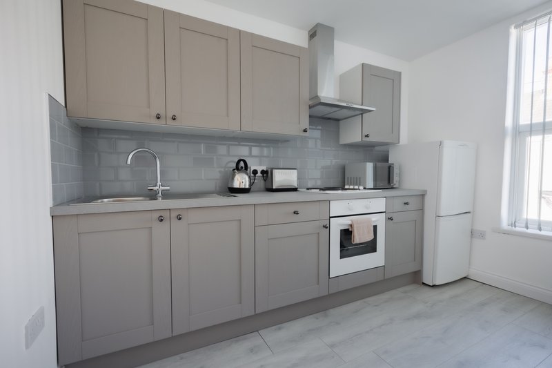 1 bed self contained First floor apartment  with good access A63.  Close To Hull Hospital
