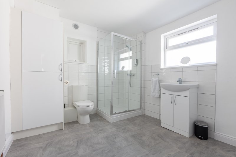 1 bed self contained First floor apartment  with good access A63.  Close To Hull Hospital