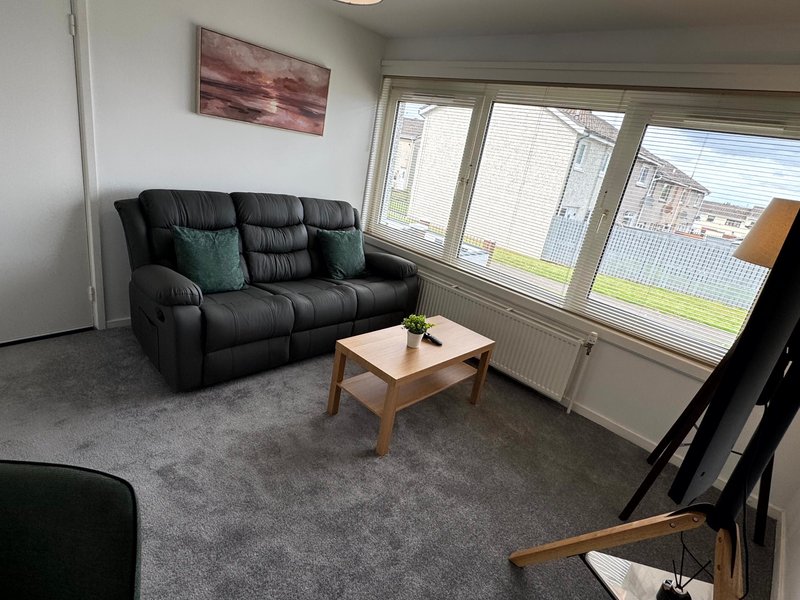 Modern Blantyre 2BR House with Free parking