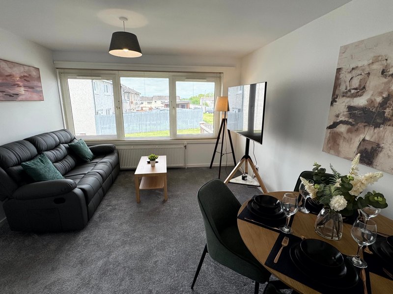 Modern Blantyre 2BR House with Free parking