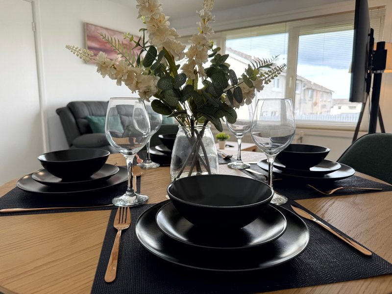 Modern Blantyre 2BR House with Free parking