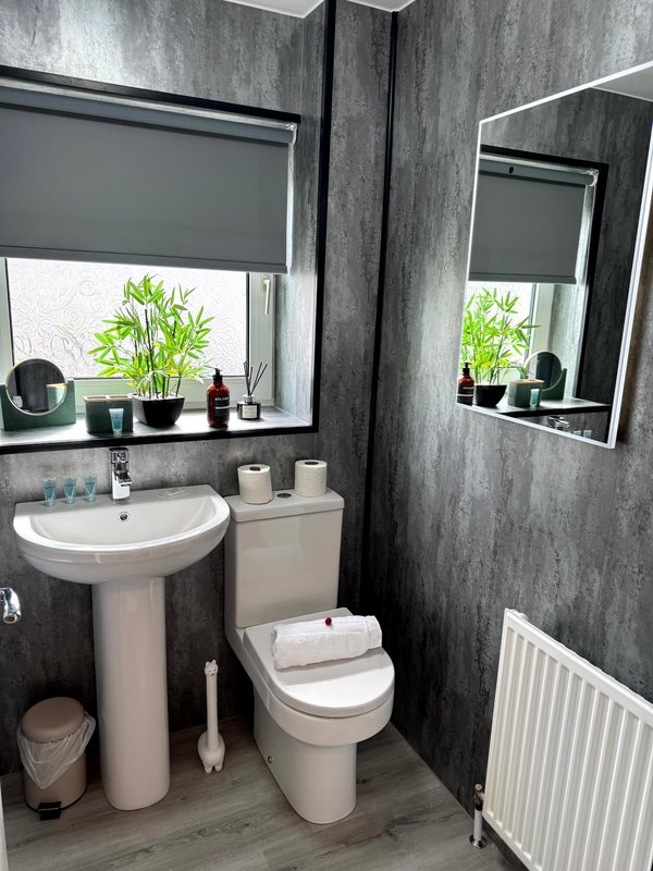 Modern Blantyre 2BR House with Free parking