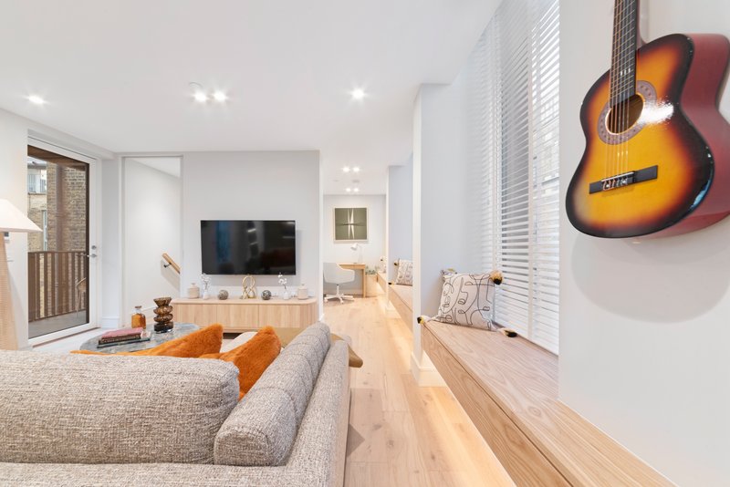 Camden- 2 Bed Apartment with Balcony- next to underground