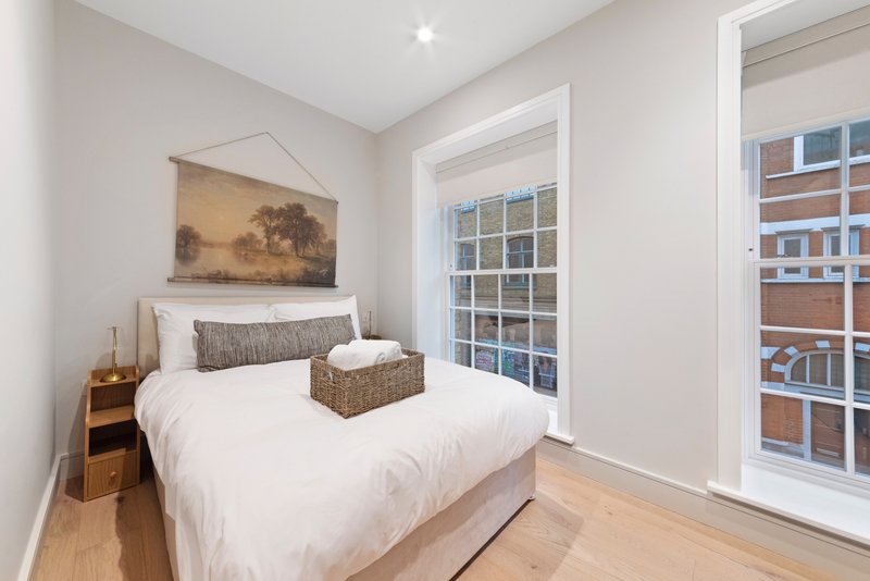 Camden- 2 Bed Apartment with Balcony- next to underground