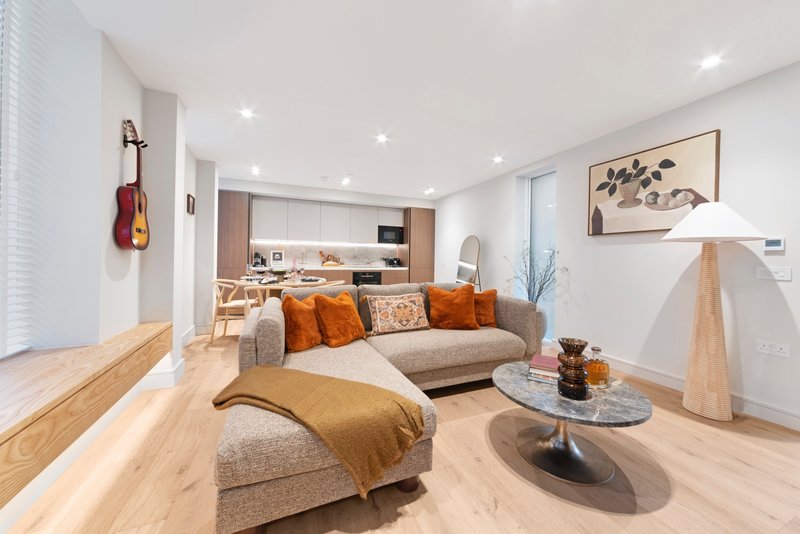 Camden- 2 Bed Apartment with Balcony- next to underground