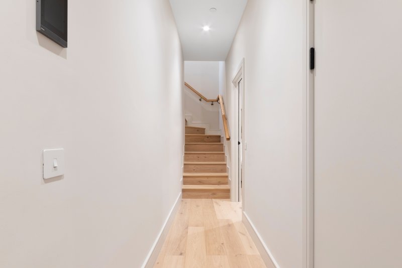 Camden- 2 Bed Apartment with Balcony- next to underground