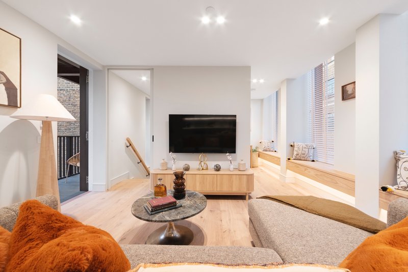 Camden- 2 Bed Apartment with Balcony- next to underground