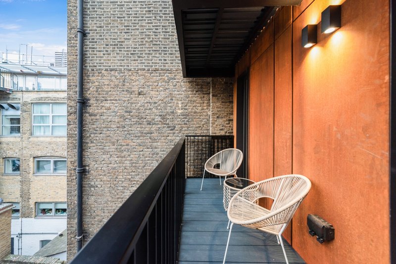 Camden- 2 Bed Apartment with Balcony- next to underground