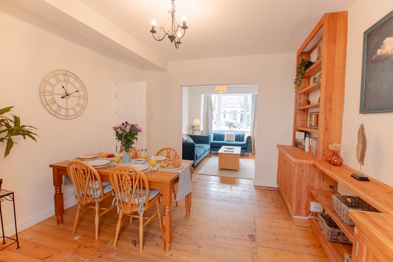 Oxford 3-Bed House | Walk to City | 2 Bathrooms