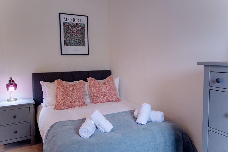 Oxford 3-Bed House | Walk to City | 2 Bathrooms