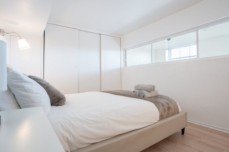 2-Bedroom Flat in Woolwich with Allocated Parking, near the Elizabeth Line
