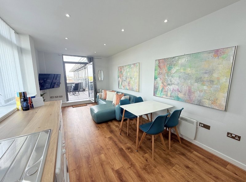 Modern Bedford Penthouse | 2BR | Parking