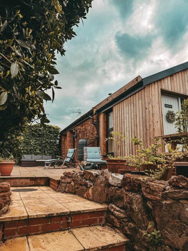 Spacious one bedroom cottage with off road parking
