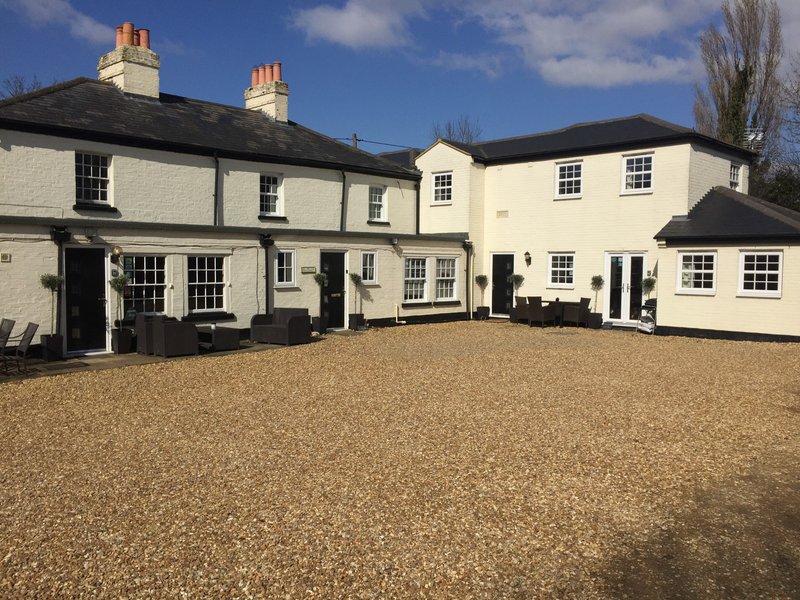 Whitehouse Cottage - Great Paxton - PE19 6RA - sleeping up to 8