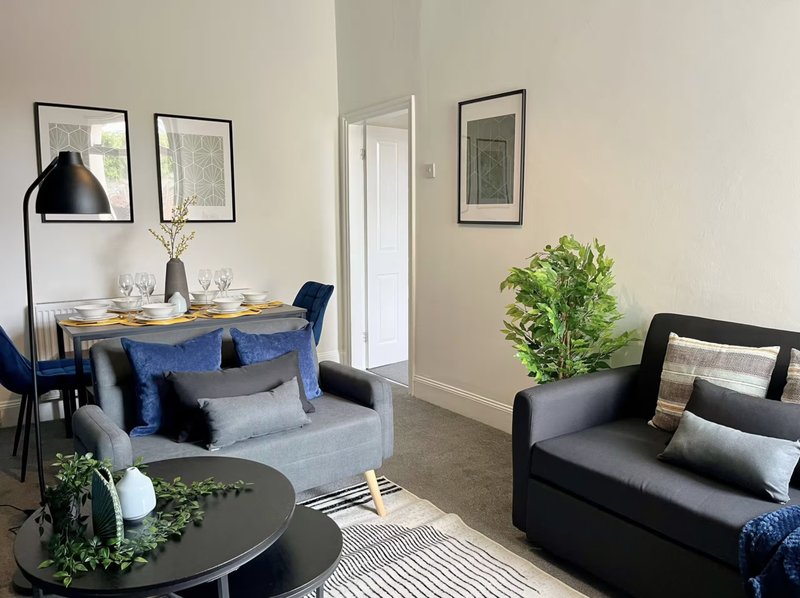 Cozy 2 BR apartment perfect for family friends
