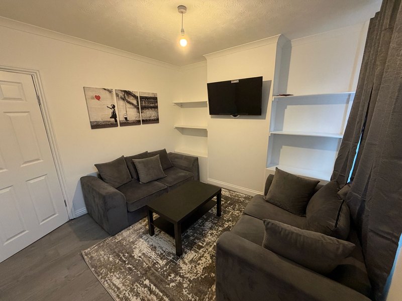 Central Luton Guest House – Contractor Friendly