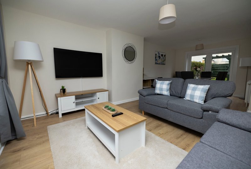 Newly refurbished 3BR house in East Kilbride