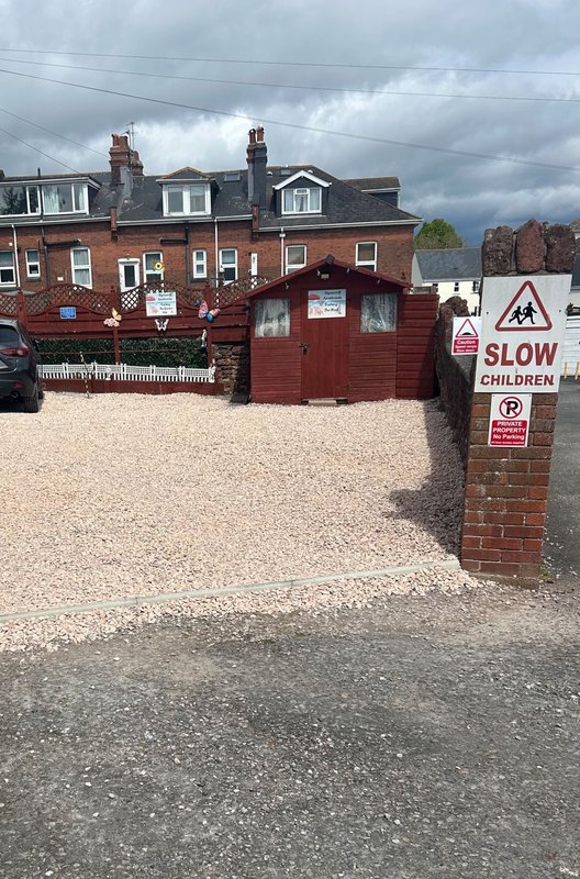 The Nest: 2-Bed, 2-Bath Flat with Parking near Paignton Beaches and Zoo