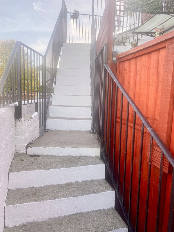 The Nest: 2-Bed, 2-Bath Flat with Parking near Paignton Beaches and Zoo