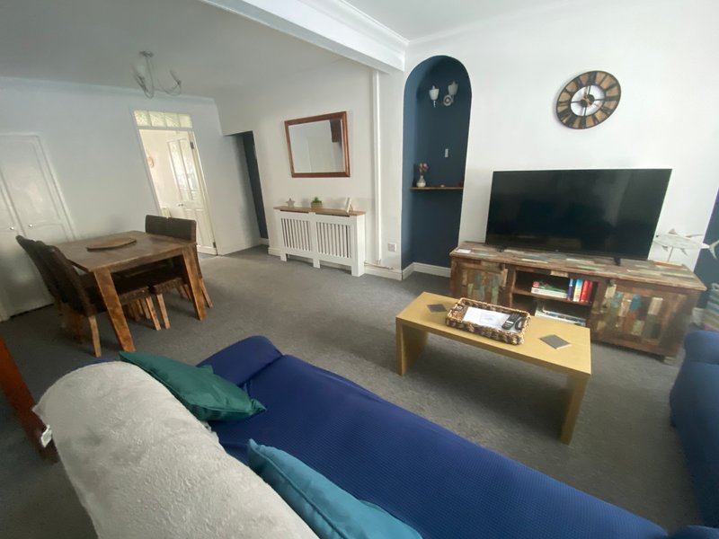 City & Beach | 3 Beds | Contractor | Free WiFi