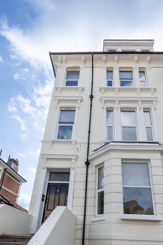 2BR Seaside Sanctuary in St Leonards on Sea Flat 5, 2-Bedroom Apartment in Hastings, Sleeps 4