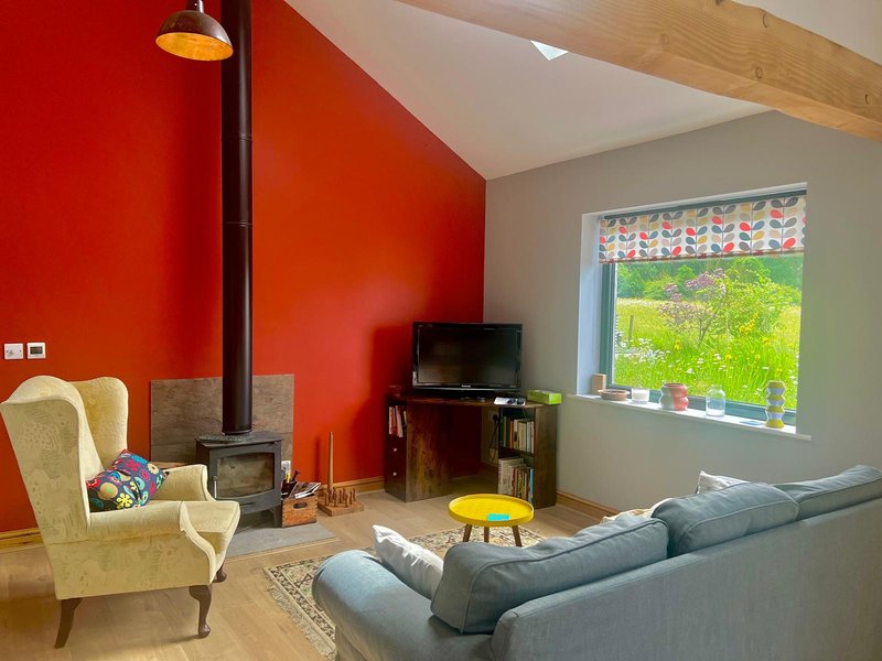 detached 2 bedroom barn