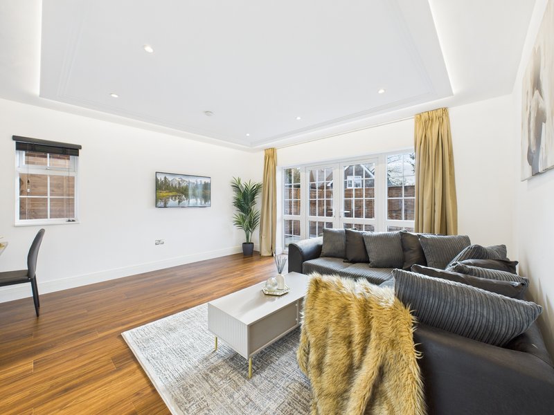Luxurious 4-Bed Home | Sleeps 12 | Free Parking