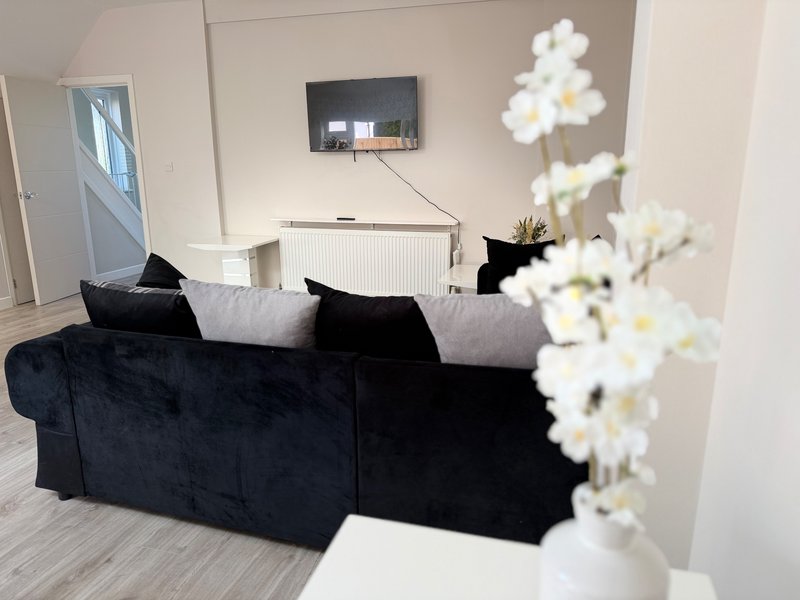 Corporate & Contractor Base in Orpington | Hot Tub & Parking