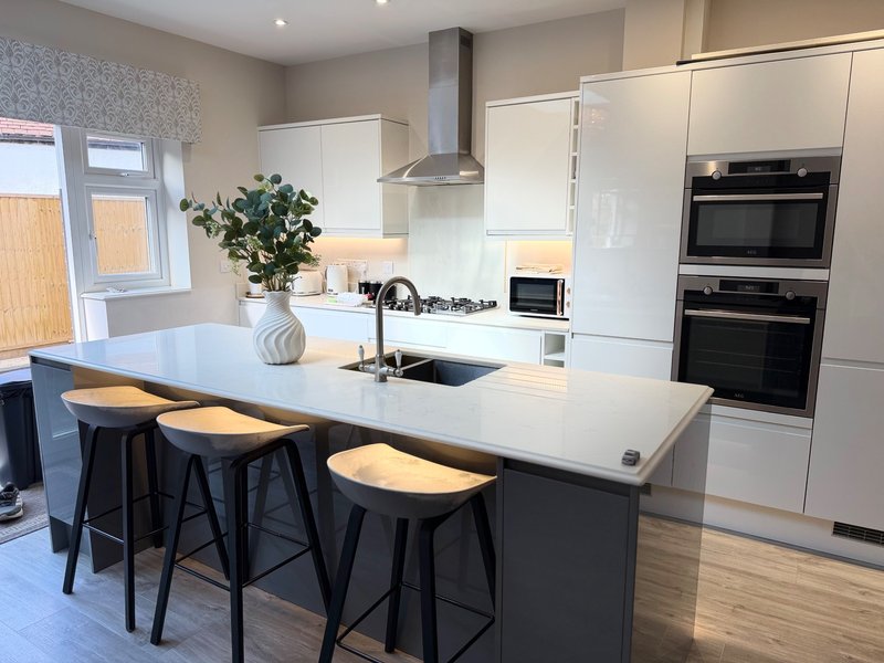 Corporate & Contractor Base in Orpington | Hot Tub & Parking