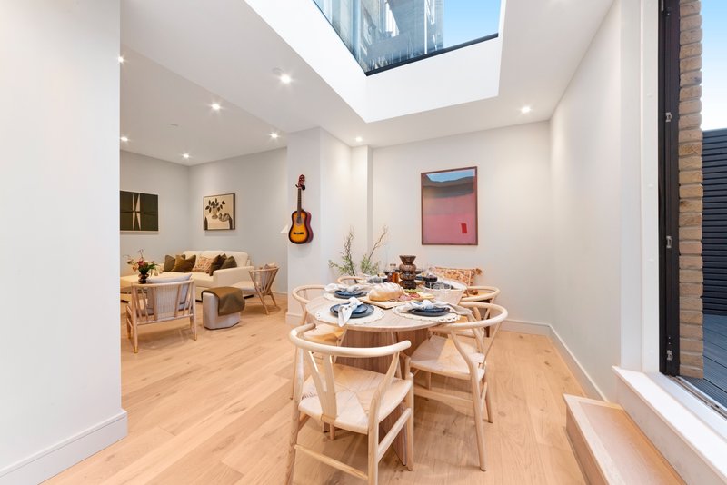 2 Bed Apartment with private terrace- Camden Town