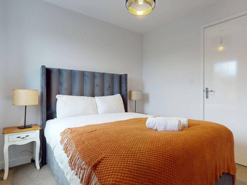 2 Bedroom House | Near City Centre