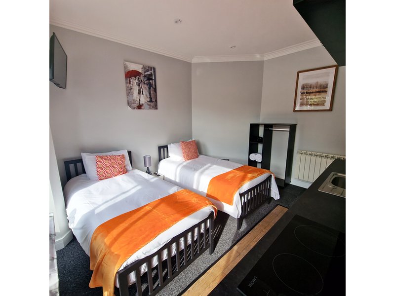 Budget city center studio apartment 2