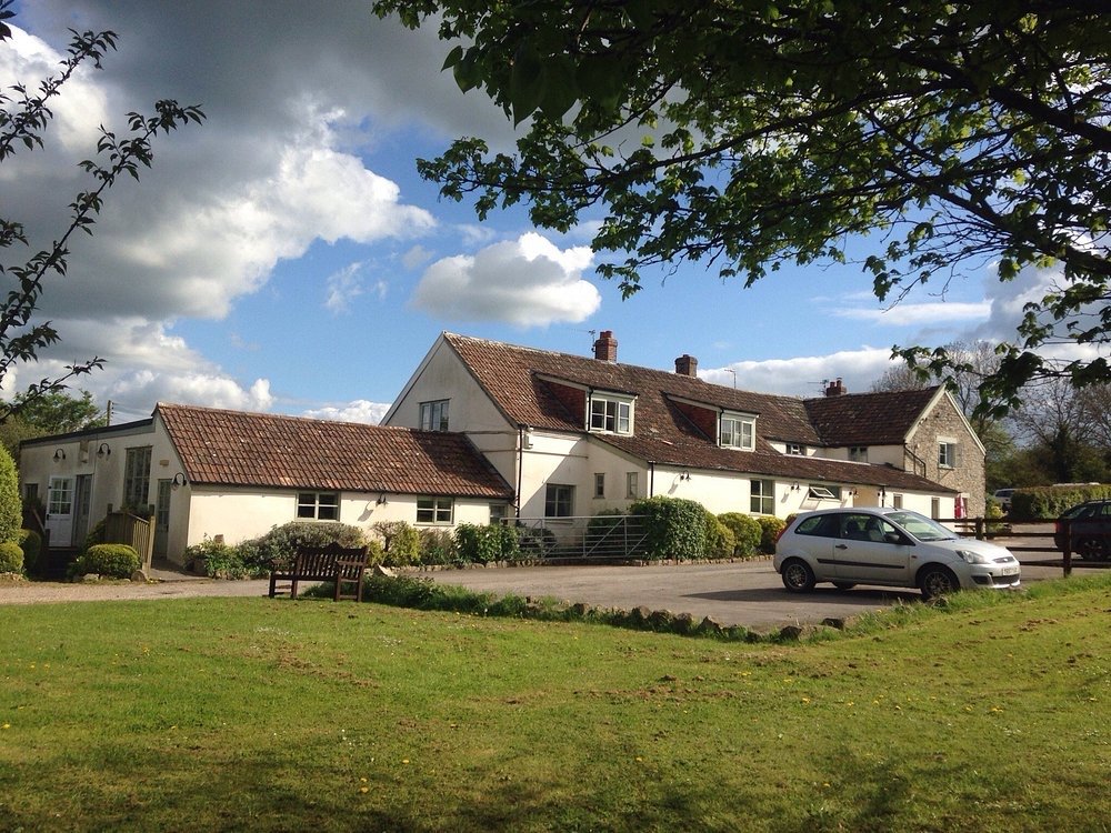 Beautiful Country pub in a quiet rural location. Full Bar and restaurant service
