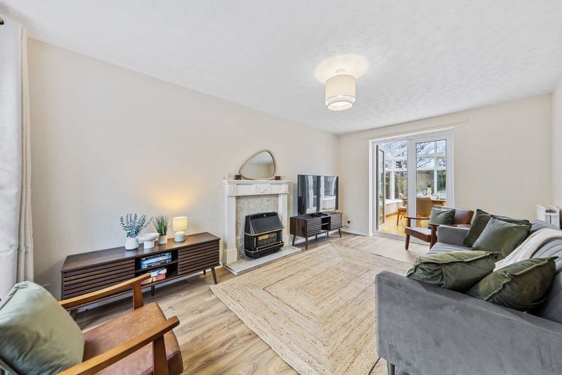 One Astley: 4BR House near M1/M69 | Free Parking | Garden | Ideal for Teams