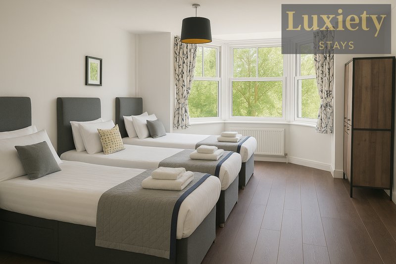 Quad Room · Cambridge · Free Parking · Group Stay