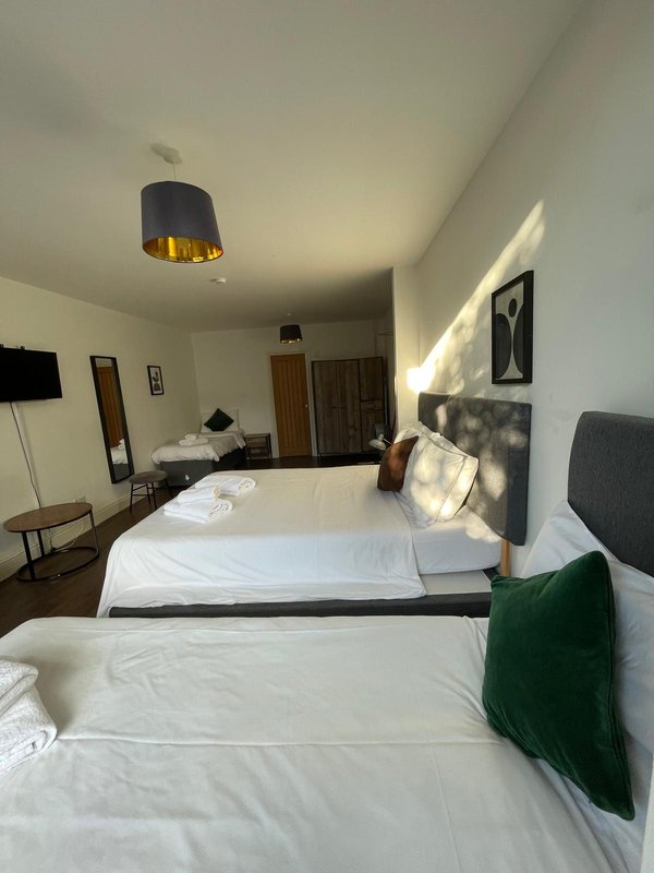 Quad Room · Cambridge · Free Parking · Group Stay
